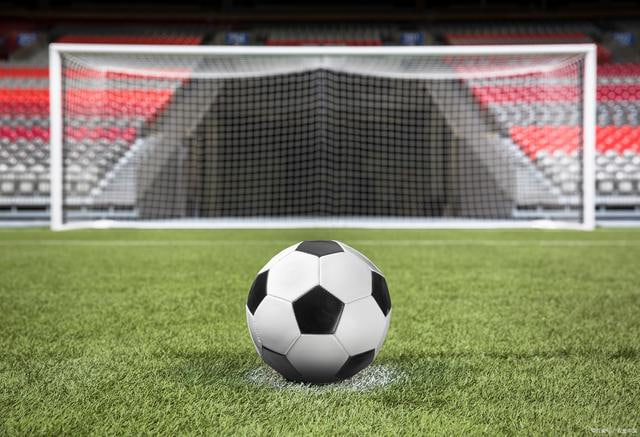 资深球迷实时追踪比赛